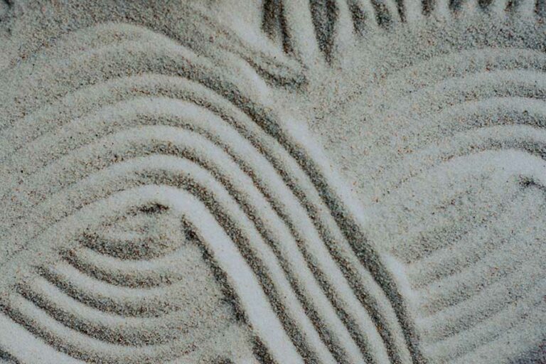 Sand Maze image